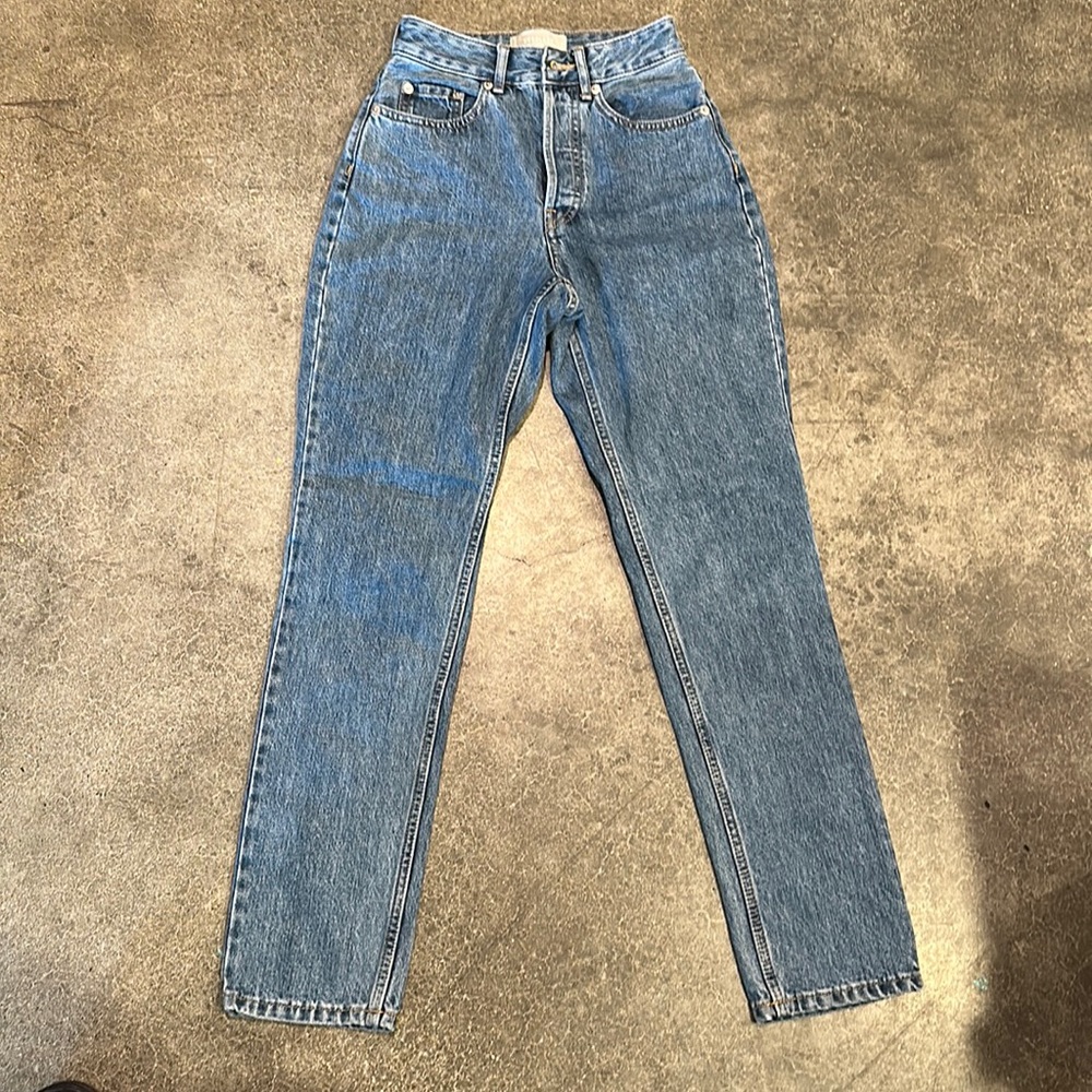 23 regular. The curvy 90s cheeky straight jean